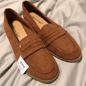 American Eagle brown sued loafers. NWT.